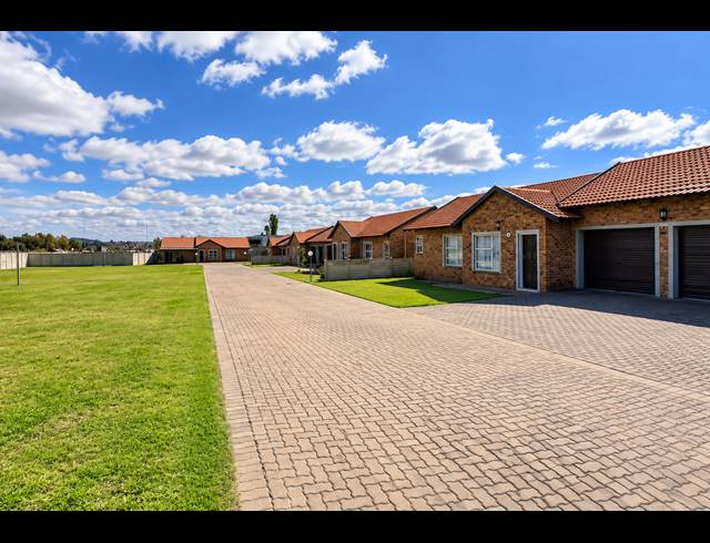 2 BEDROOM TOWNHOUSE FOR SALE IN RIVERSDALE